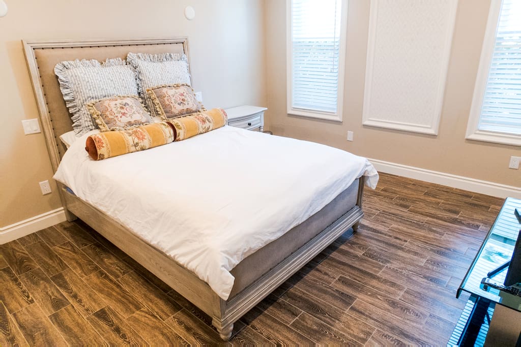 Brand new Simmons "Beautyrest" top-rated mattress for a perfect night of rest