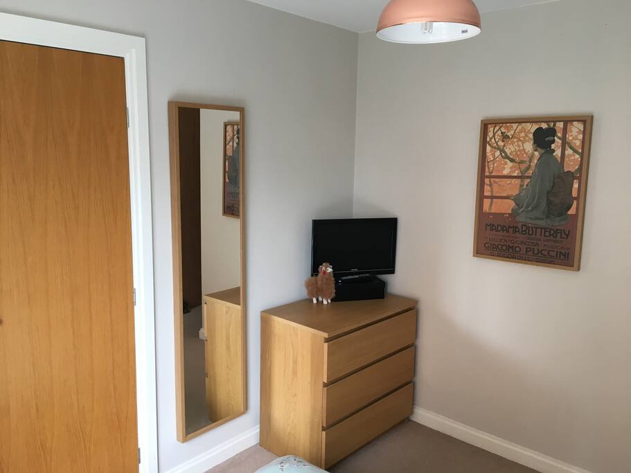 Guest bedroom