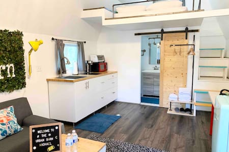 The Urbarn Barn (Tiny Home)
