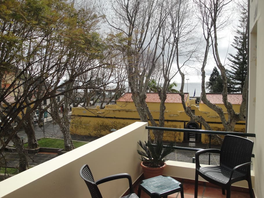 balcony