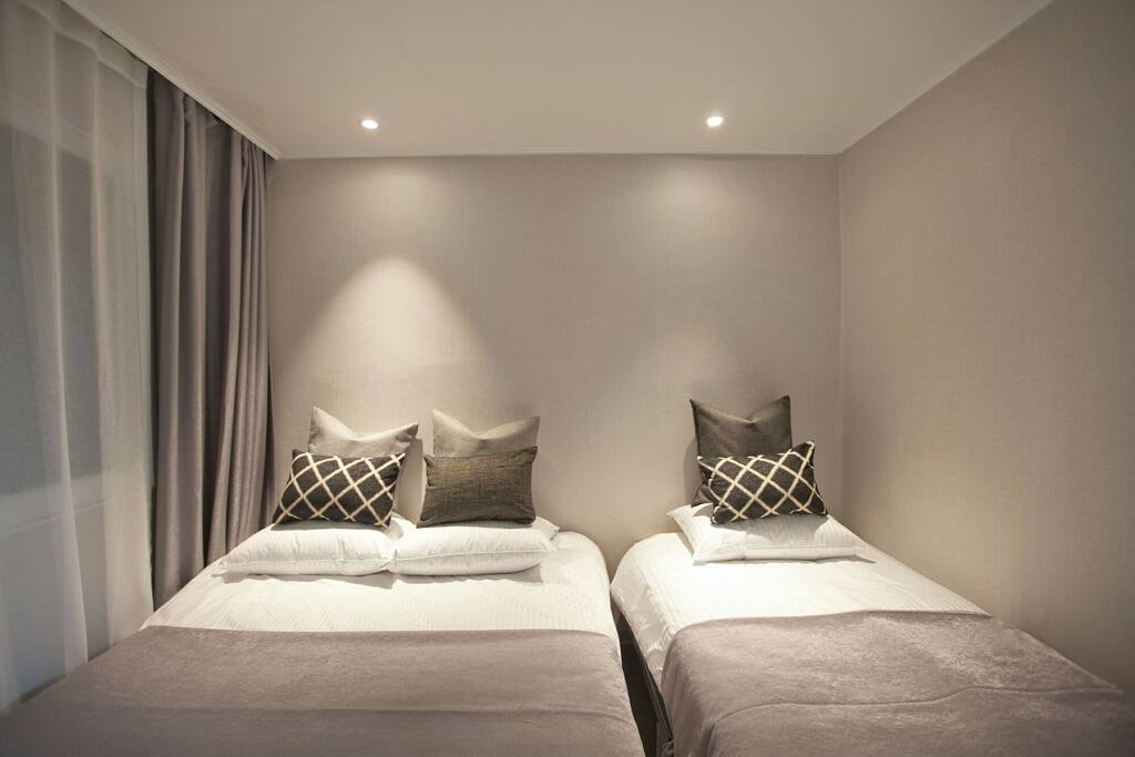 Room 1