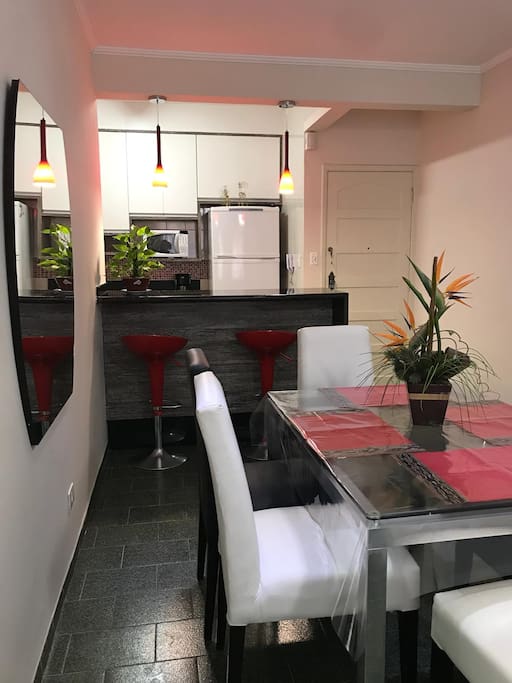 Sala de jantar e cozinha