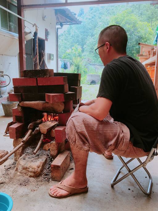 Roasting coffee by homemade oven.