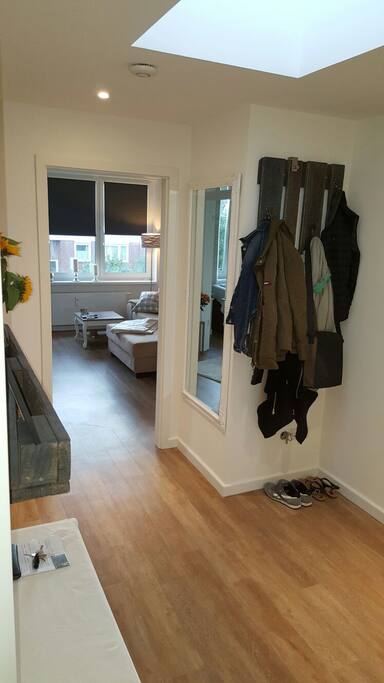 Flur mit Blick in das Wohnzimmer