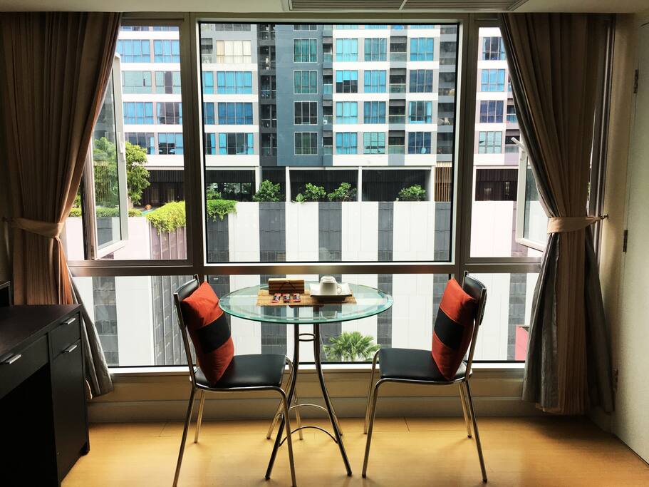 Perfect seats to enjoy the Amazing Pool view from the studio