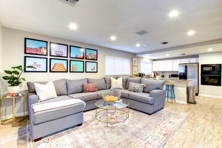 MID CENTURY LUXURY- Pool and Game Room 1ml 2 STRIP gallery image 5