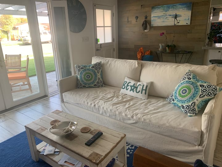 D&b's Beach Home (2 Bed/1 Bath/pool/spa/patio) - Huntington Beach, CA