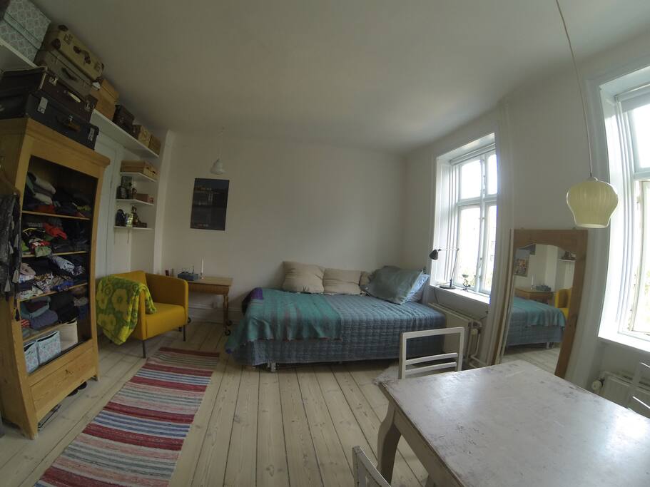 Livingroom with double bed