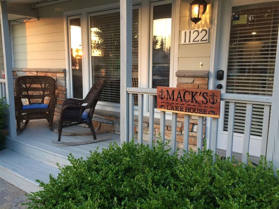 Welcome to Mack`s Lake House
