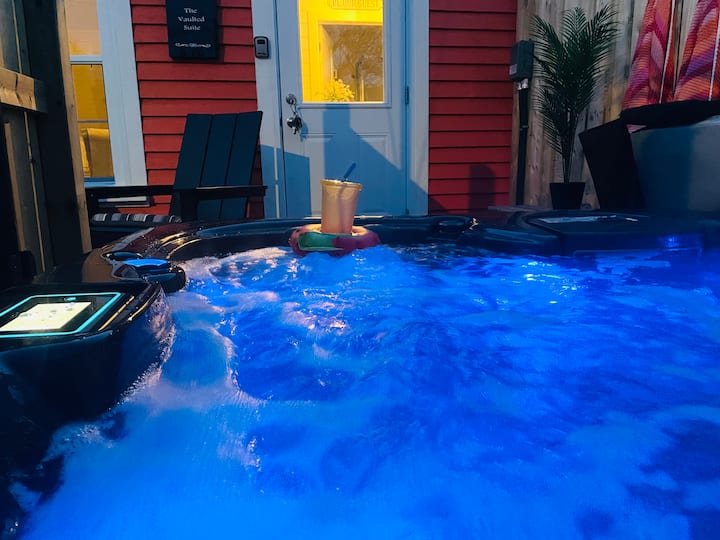Vaulted Tiny House w/hot tub Houses for Rent in Cupids, Newfoundland