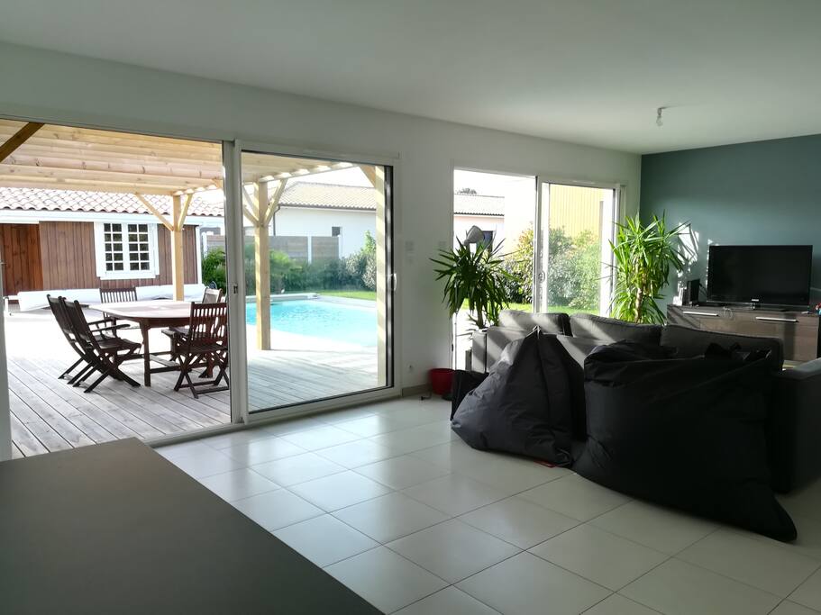 Salon et terrasse