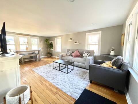 King Beds-Private Home w Office & Fenced Backyard