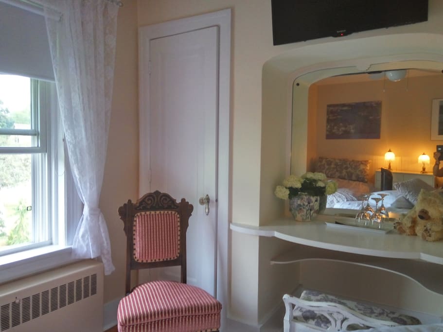 Rose of Sharon room