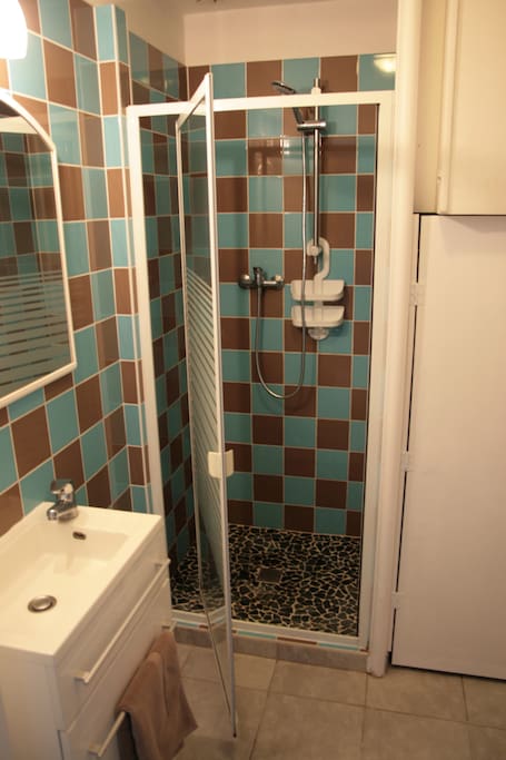 Salle d'eau avec douche Italienne