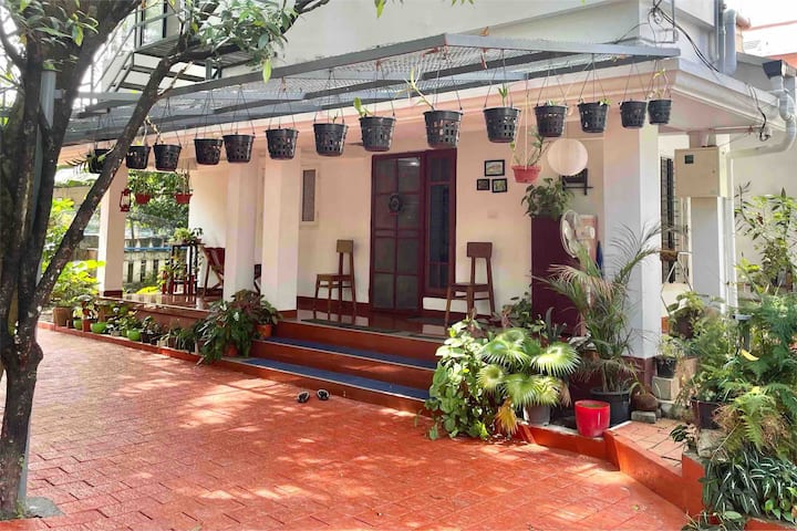Coral House with private bathtub in Kochi