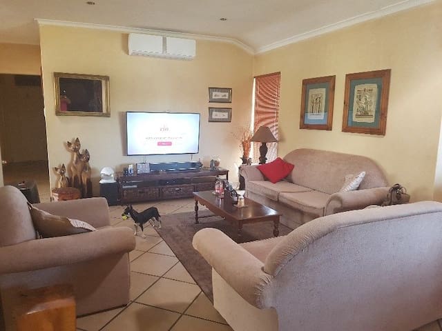 Pet Friendly Holiday Home in Melkbosstrand