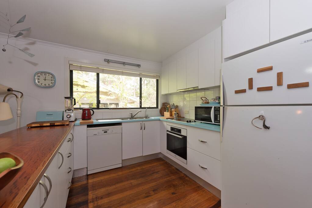 Fully equipped kitchen.