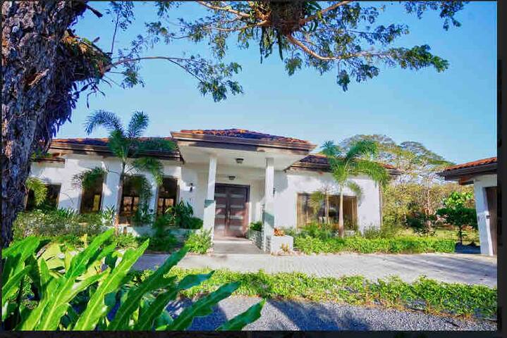 Casa Sunset Hacienda Pinilla BEACH CLUB Access