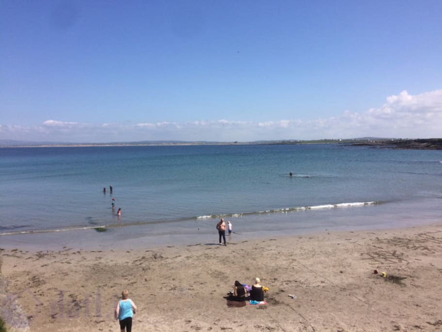 5 min walk to blue flag Whitestrand Beach, Killard. Lifeguard on duty during the summer