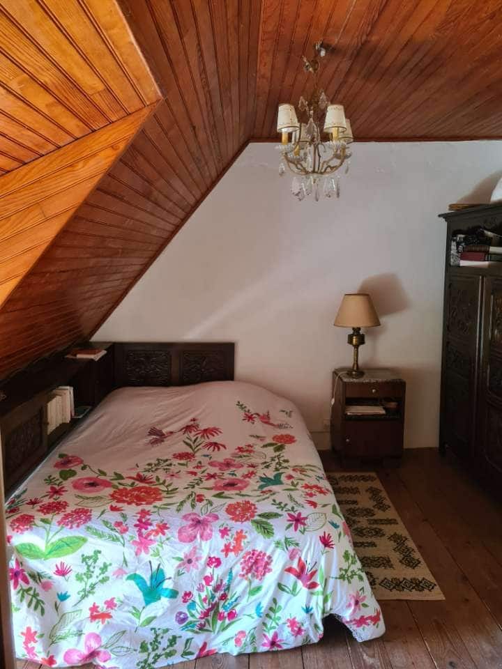 Bedroom small double bed, upstairs 