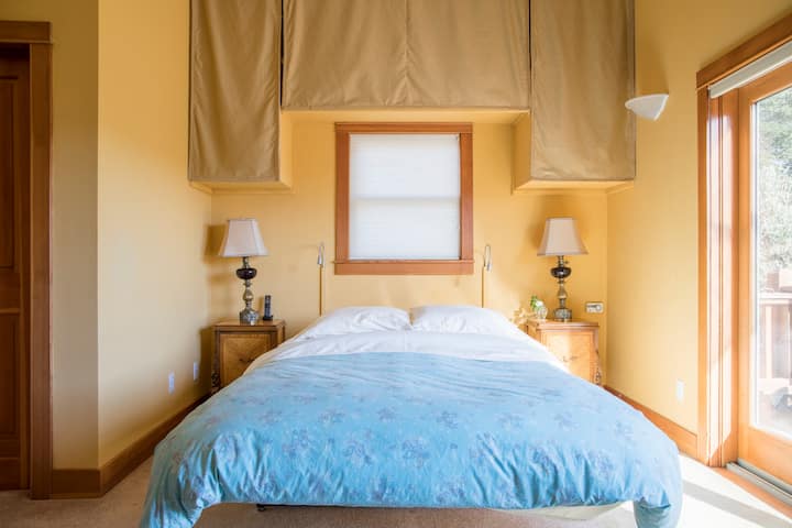 Point Reyes Retreat by the Bay