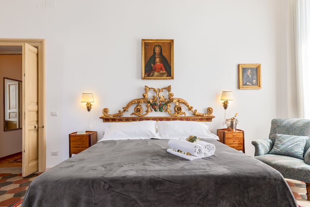Main bedroom (double bed)