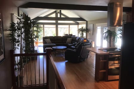 Tan-Tar-A Vacation Home on Golf Course & Lake View