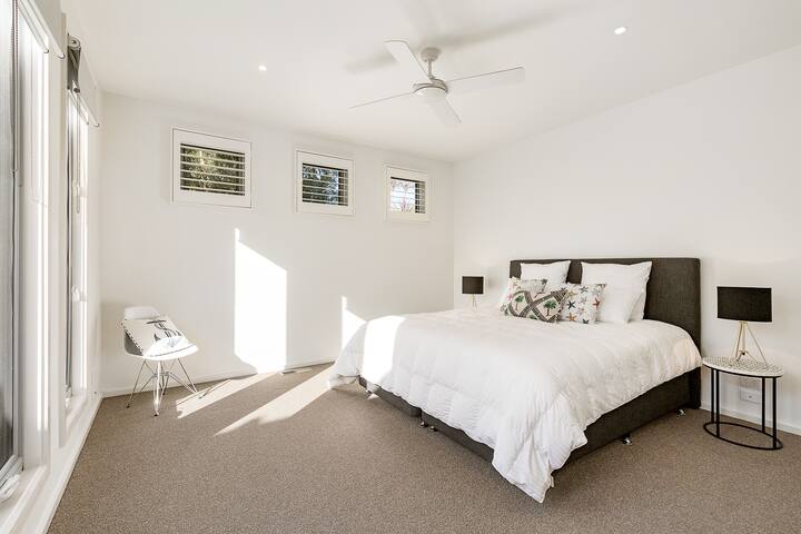 Modern Luxury With Resort Flavour gallery image 5