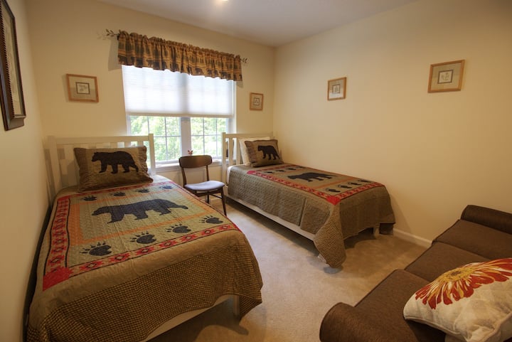 2 - ри етаж спалня - 2 единични легла 