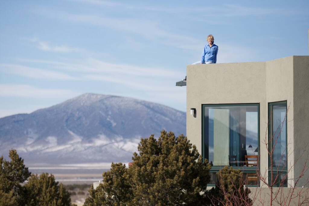 Views include Ute Mtn, a sacred, free-standing mtn