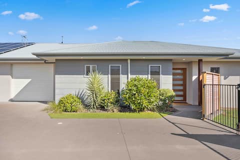 Burrum Heads Beauty, 2 Streets from the Beach!