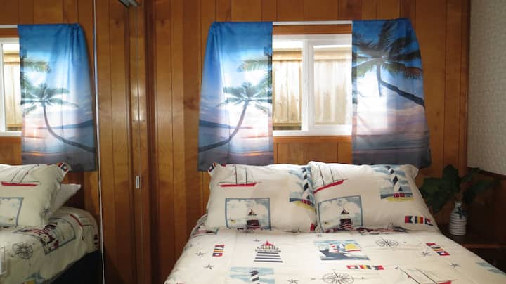 full bedroom no view