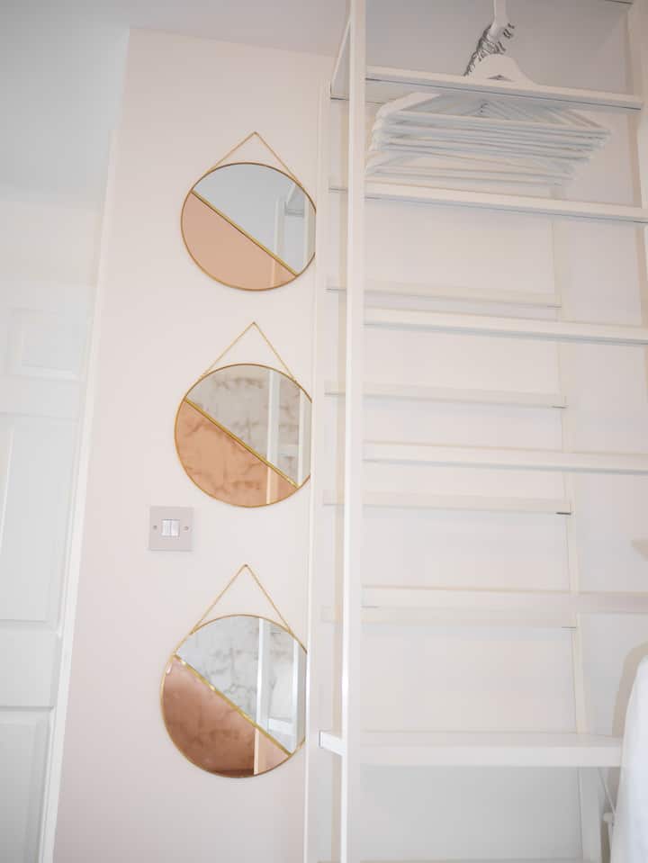 Спална соба еден