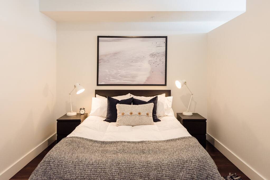 Cozy queen sized bed