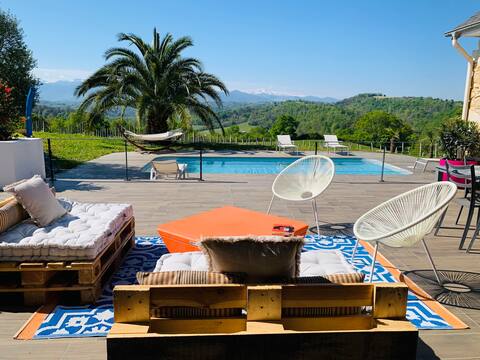 Beautiful home with pool and Pyrenees view