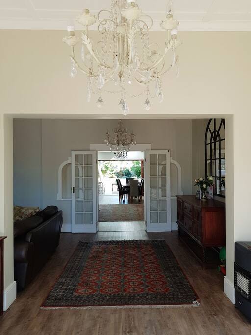 A house that flows from front to back