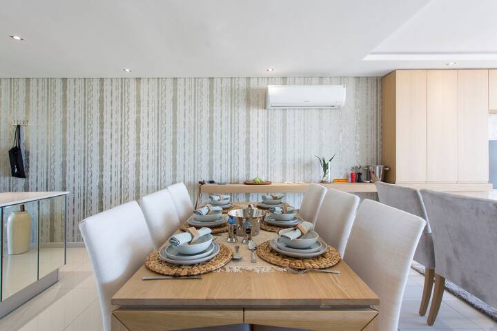 Blouberg Luxury Beachfront Apartment gallery image 2