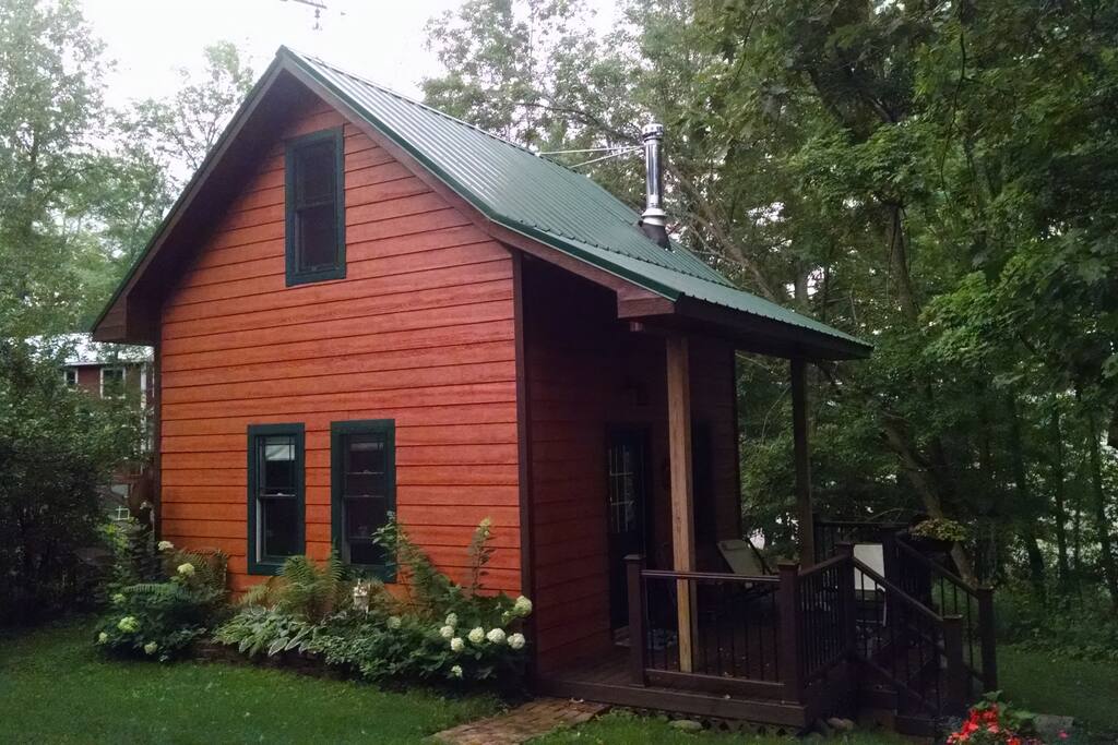 Berrywood Acres Cabin Tiny houses for Rent in Lake Nebagamon
