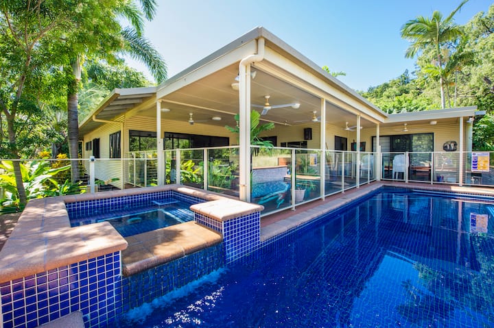 Magnetic Villa Retreat,Natures Edge-Bush,Birds,Sea