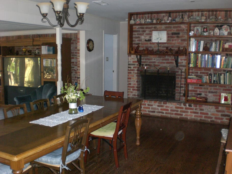Dining room available to guests.