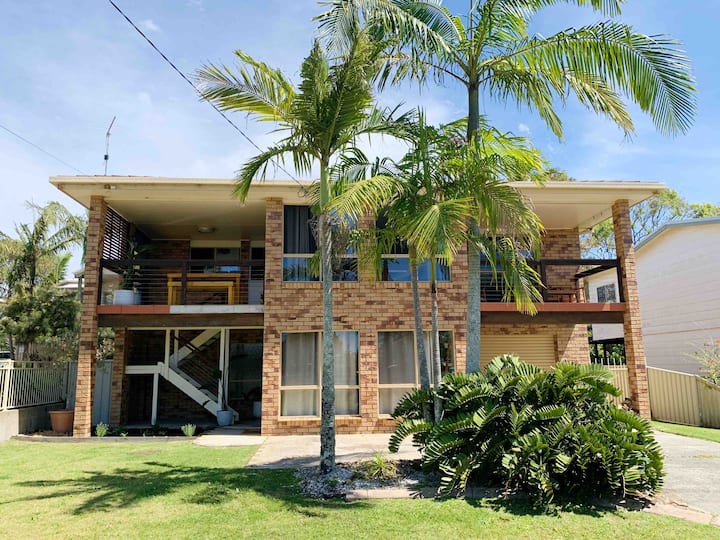 ZARU HOUSE New! Ultimate family holiday home Houses for Rent in