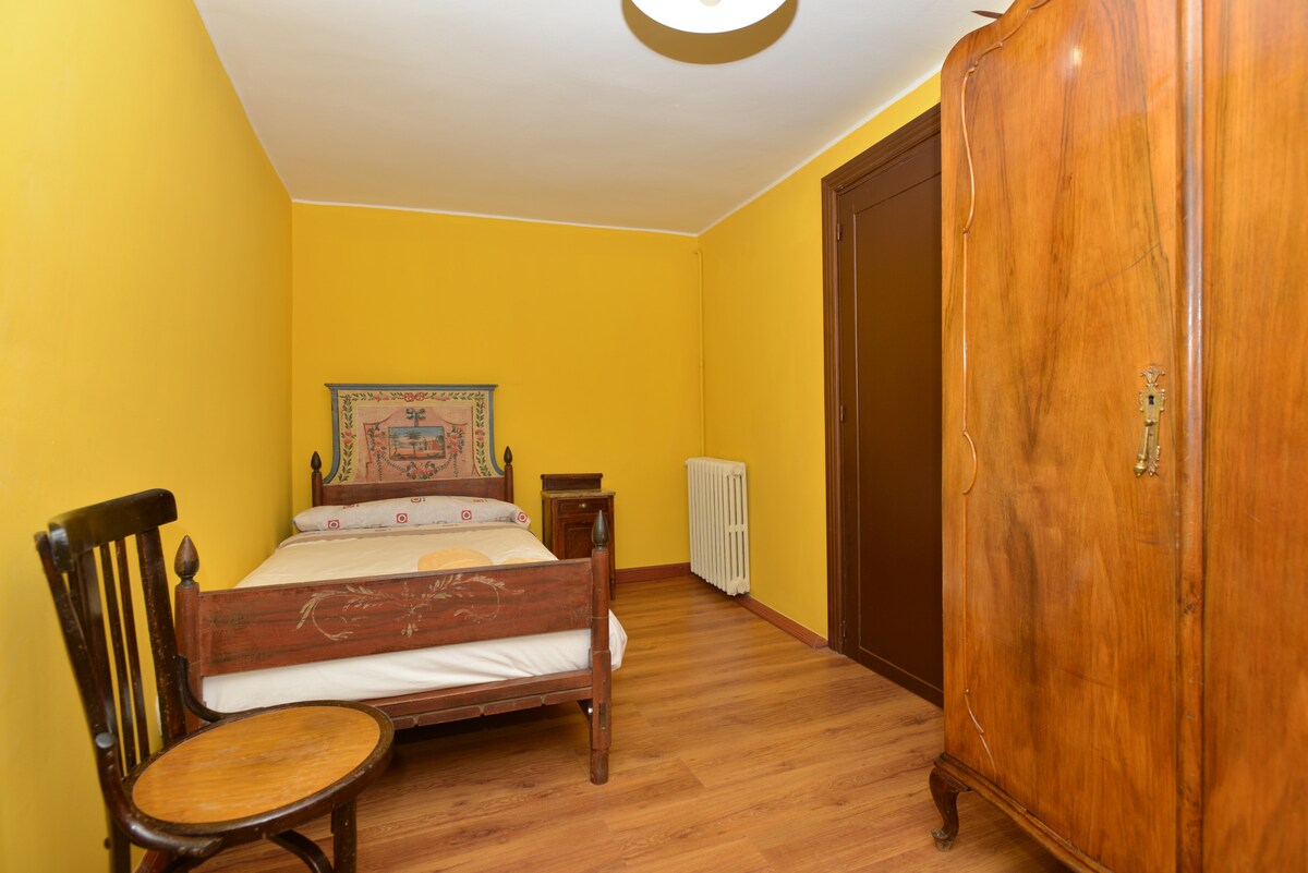 მე-6 საძინებელი ზედა სართული. 