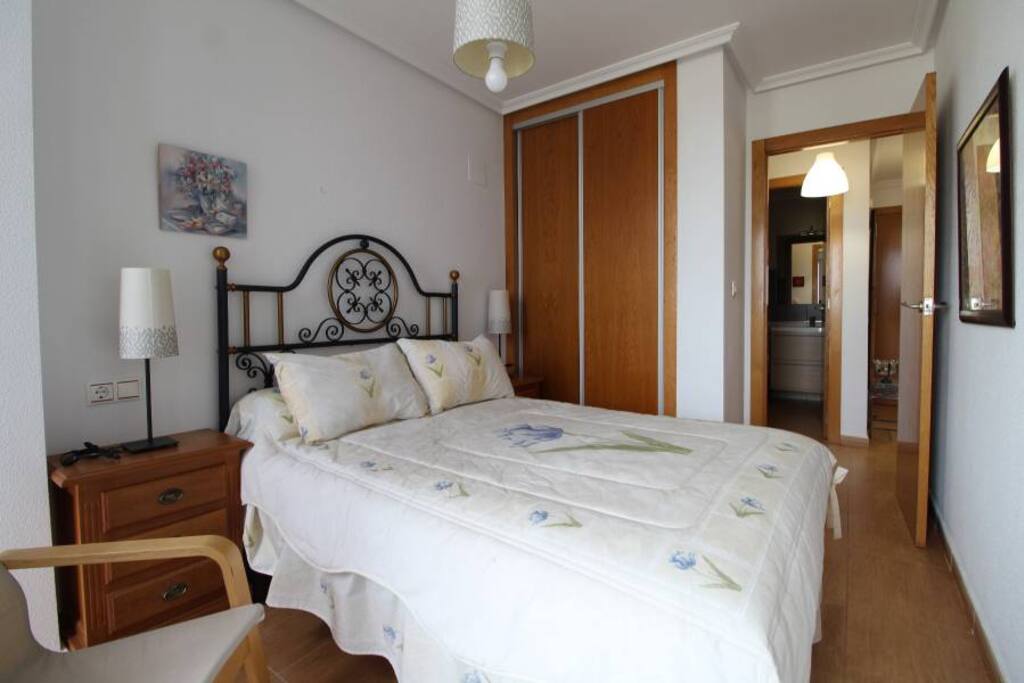 DORMITORIO DOBLE CAMA DE MATRIMONIO