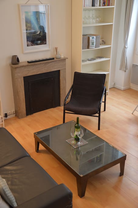 Salon, spacieux et lumineux / Spacious and luminous living room