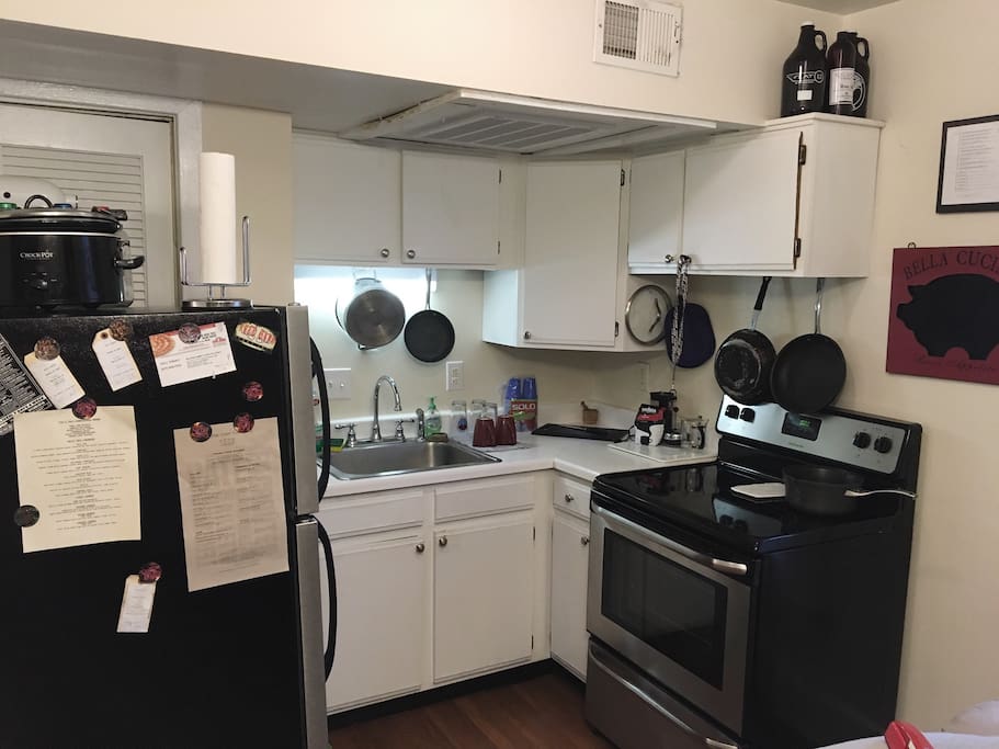 Full access to all kitchen appliances and cookware.
