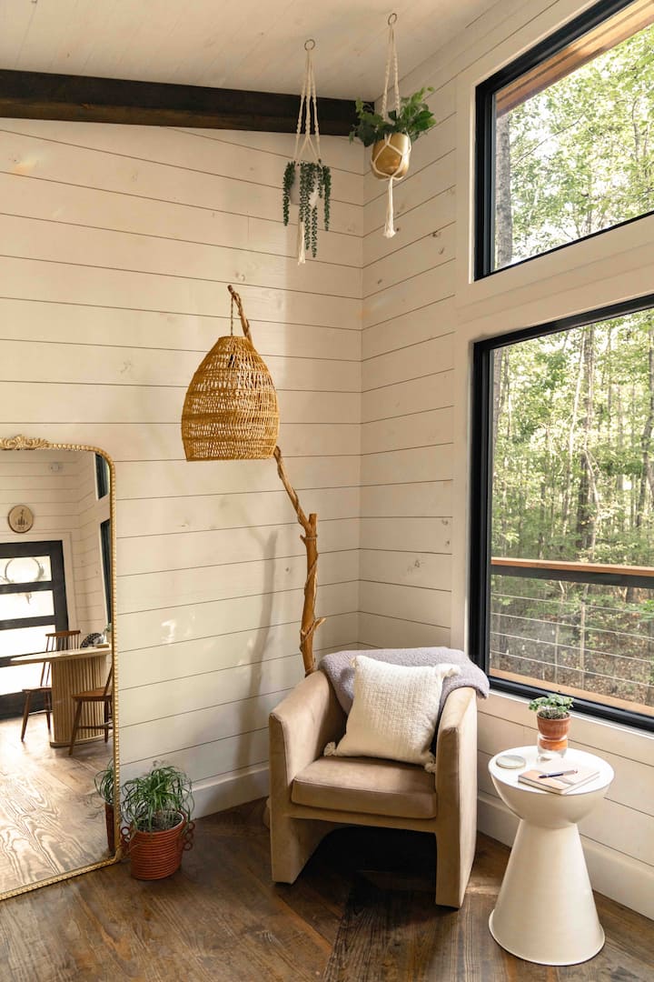 Romantic Secluded Treehouse- Hot Tub - Lake - Alabama