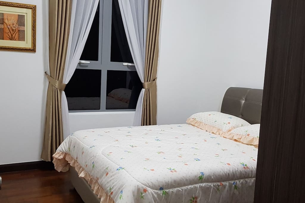 2nd bedroom