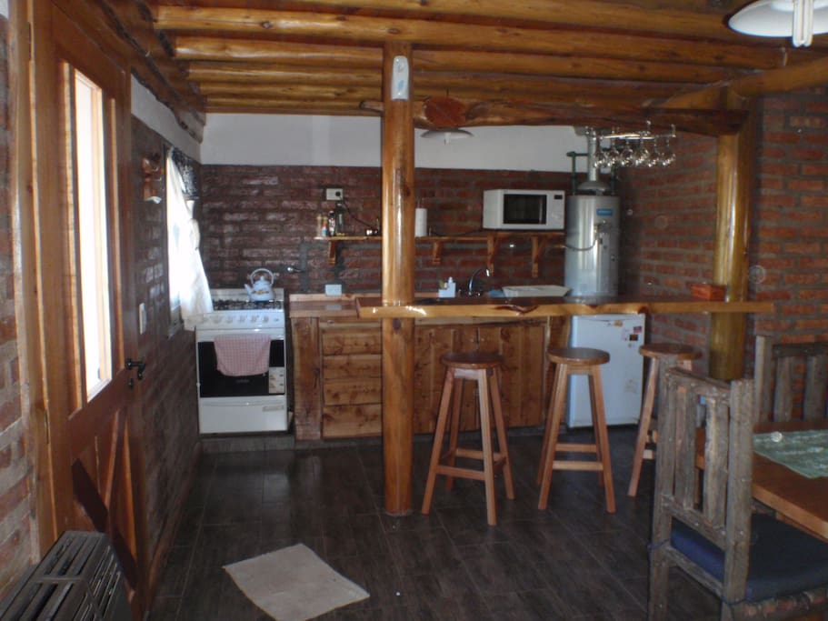 Puerta de acceso - Comedor - Desayunador - Cocina