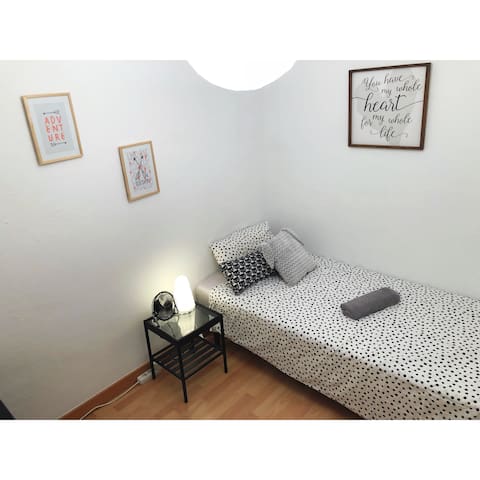 Home Sharing - Individual Room in Plaza España