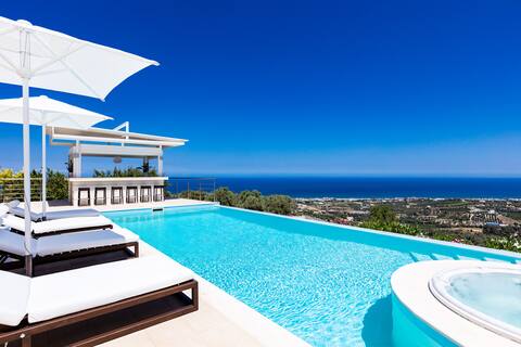 Hilltop villa with full facilities&scenic views